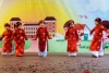 Bé múa hát mừng xuân